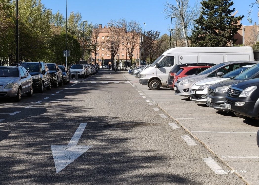 (50003) Zaragoza - Calle Valero Julián Ripol Urbano — foto 2