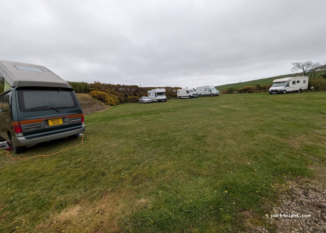 Criw caravan and camp site — foto