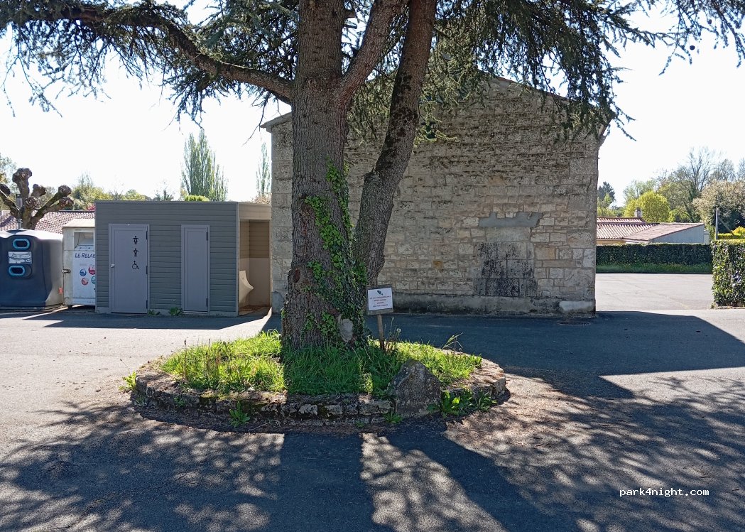 (85200) Longèves - Rue de la Mairie — foto
