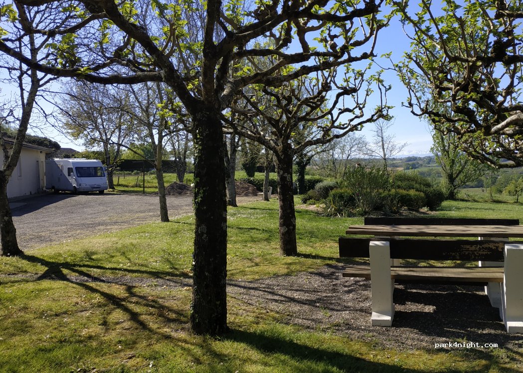 (32290) Sabazan - Unnamed Road — foto