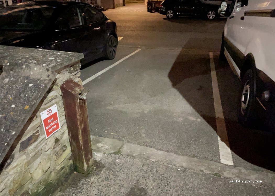 (PL13 2ER) West Looe - Quay Road — foto