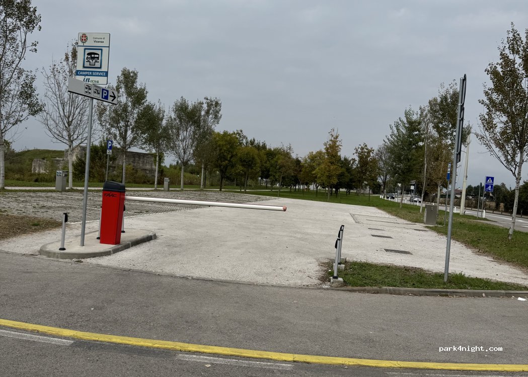 (36100) Vicenza - Strada Sant'Antonino — foto