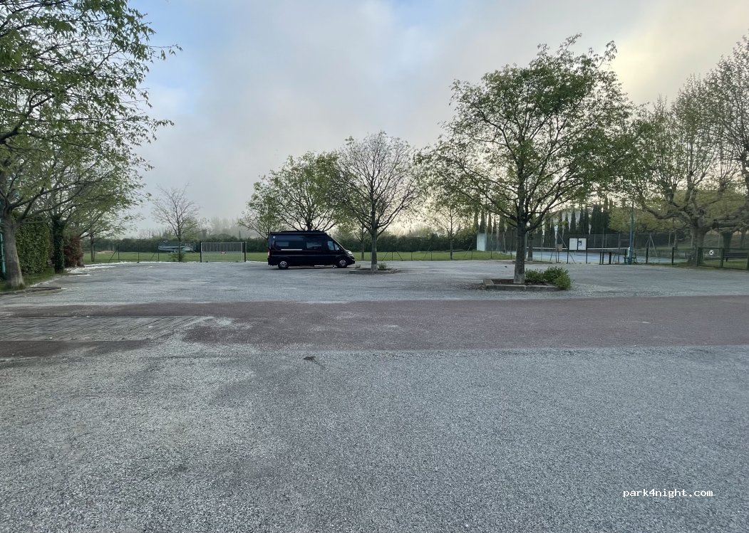 (26740) La Coucourde - Rue Royale — foto