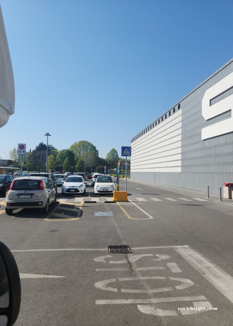 (25049) Corte Franca - Via Fornaci — foto