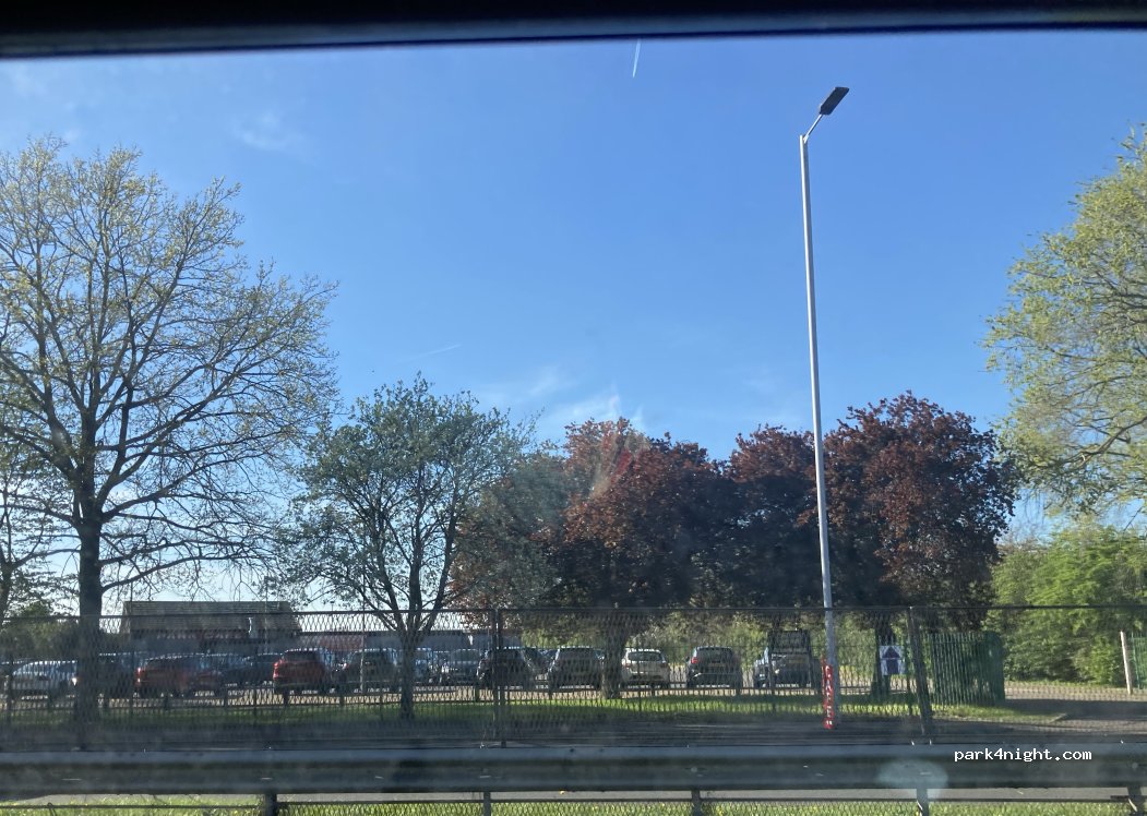 (RM7 7AY) London Borough of Havering - King George Close — foto