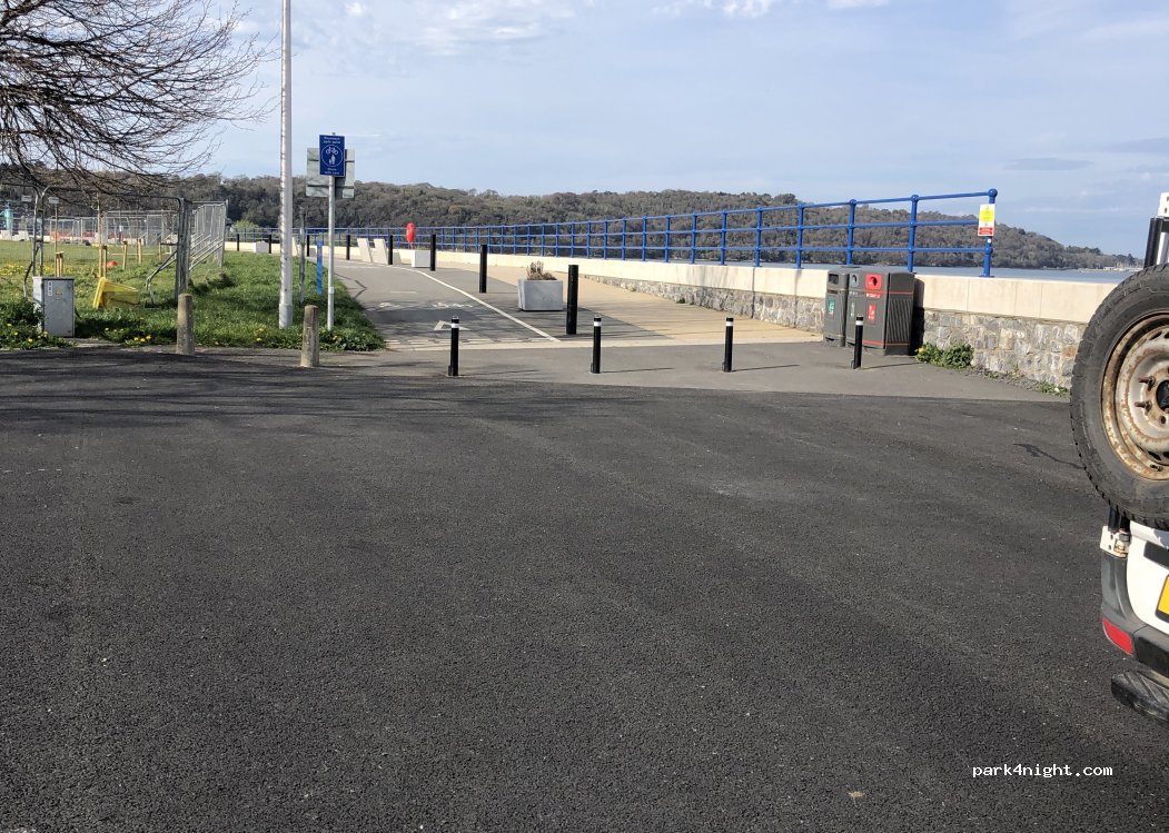 (LL57 1AD) Bangor - Beach Road — foto