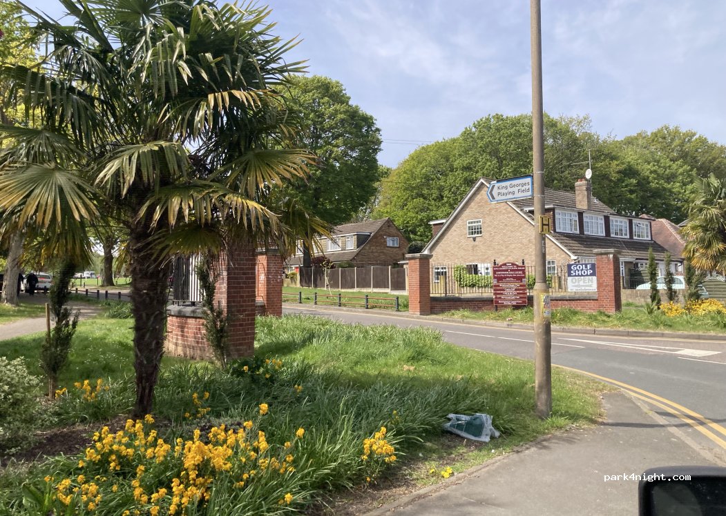 (CM13 2AA) Brentwood - Unnamed Road — foto
