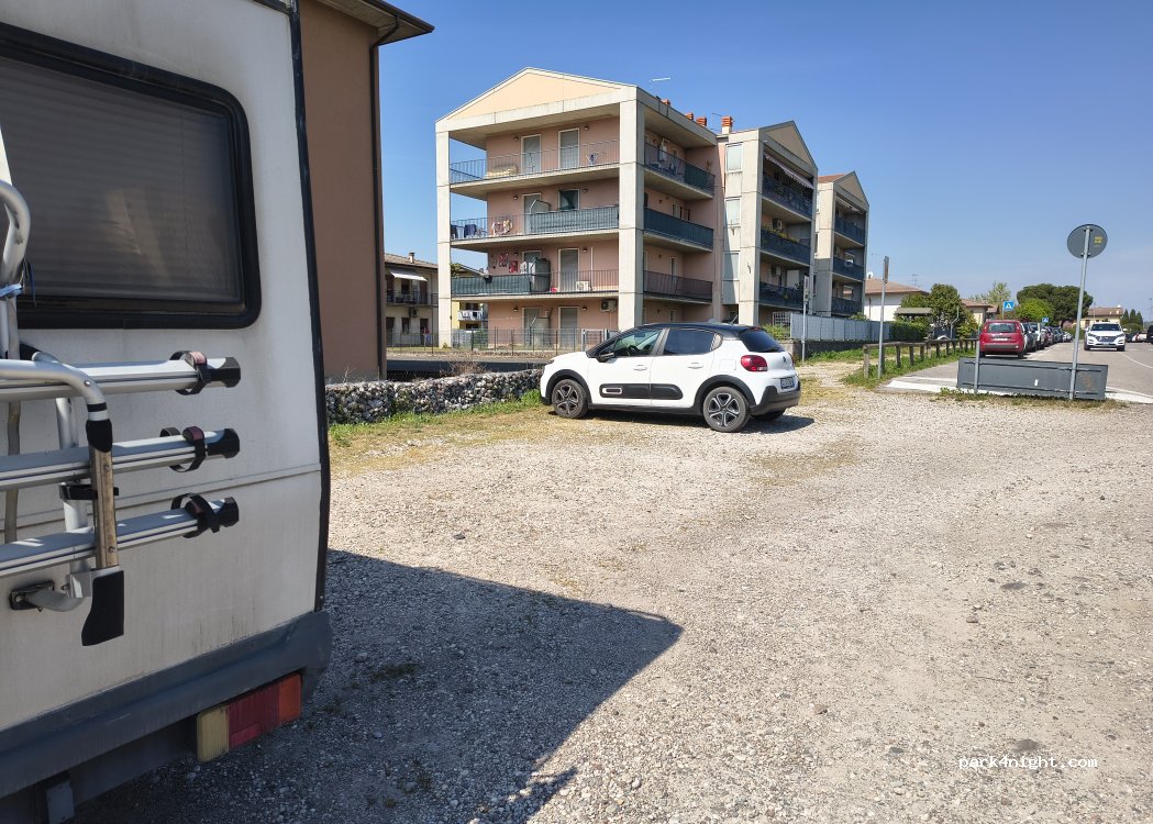(37067) Valeggio sul Mincio - Via Santa Maria Crocefissa di Rosa — foto