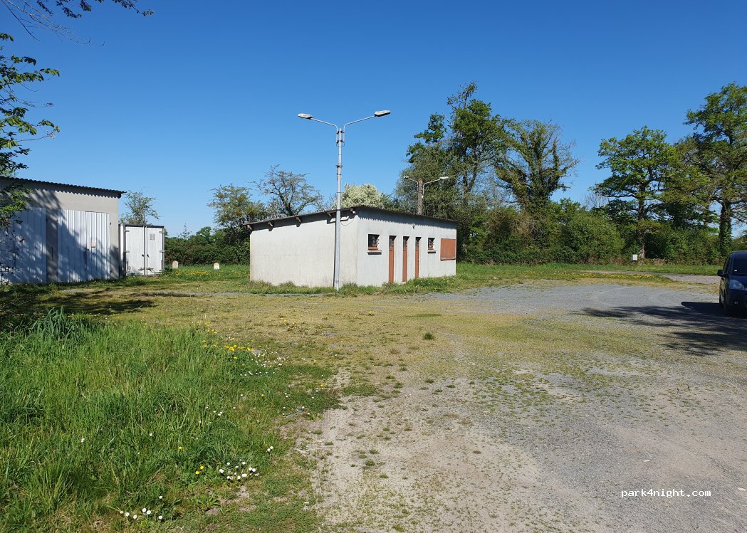 (86390) Lathus-Saint-Rémy - D 10 — foto 2