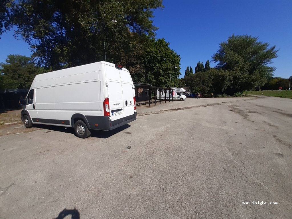 (921 01) Piešťany - 3 Rekreačná — foto