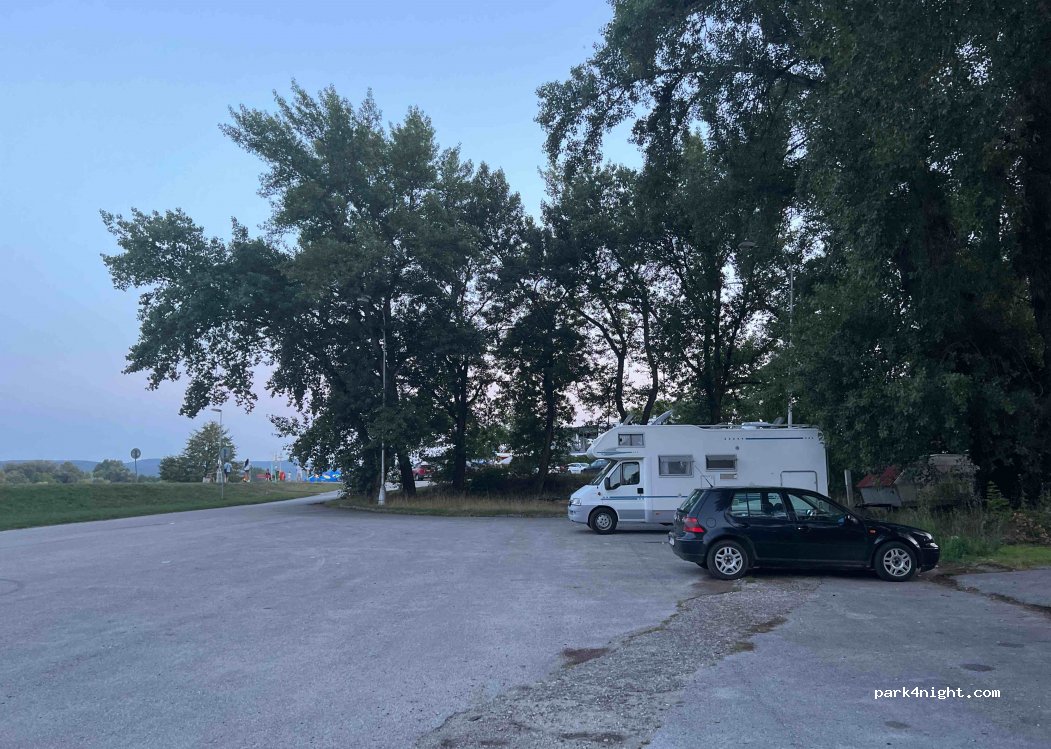 (921 01) Piešťany - 3 Rekreačná — foto 2