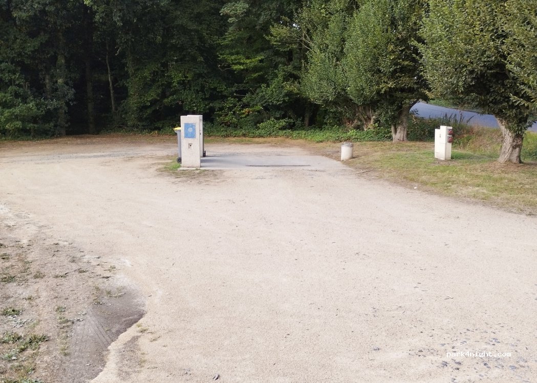 (29400) Lampaul-Guimiliau - Route de Morlaix — foto 2
