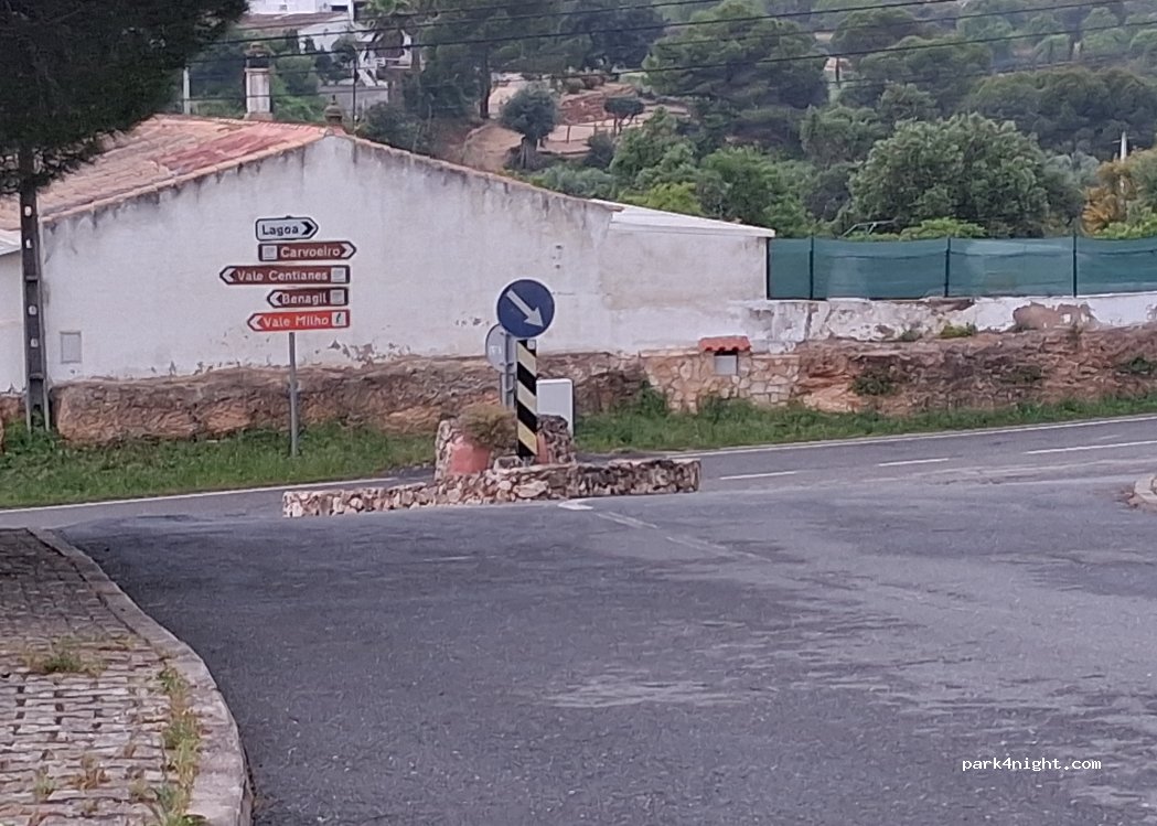(8400) Lagoa e Carvoeiro - Q. ta dos Salicos — foto 3