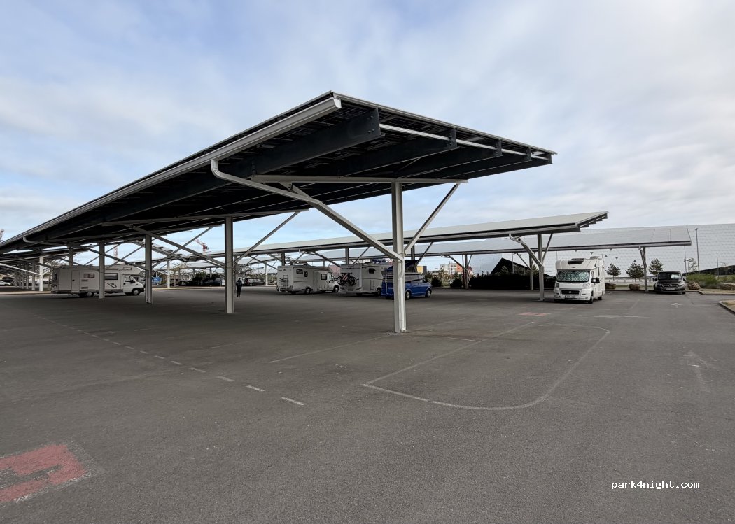 (86360) Chasseneuil-du-Poitou - Avenue René Monory — foto 2