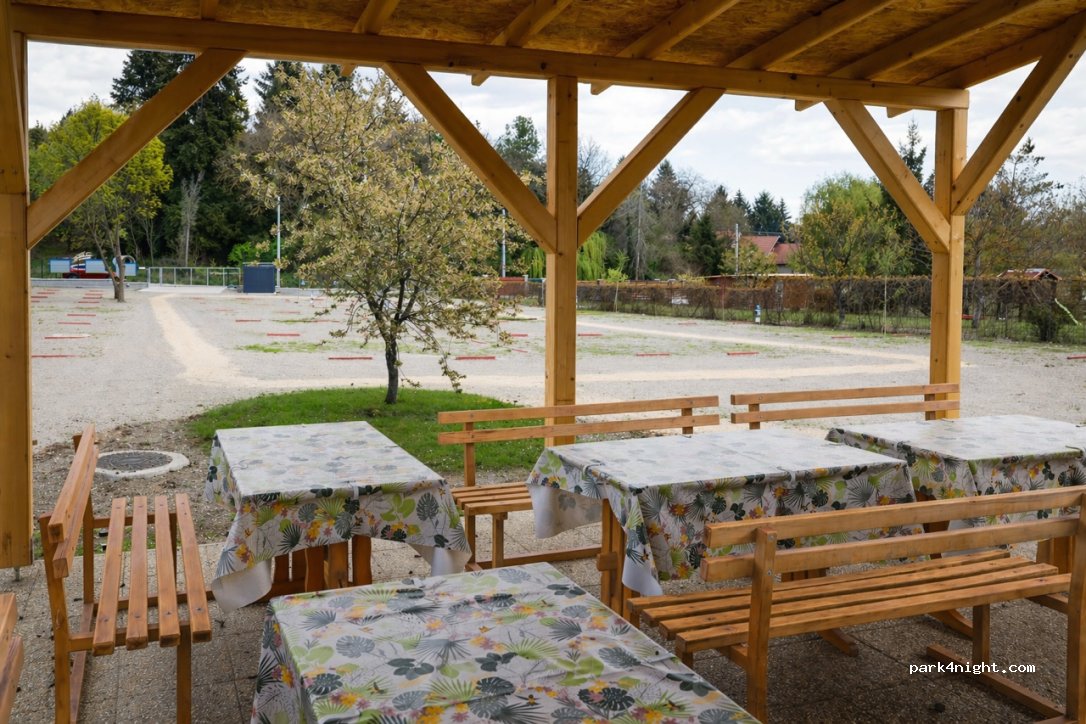Camperpark  Szépasszony-völgy — foto 4