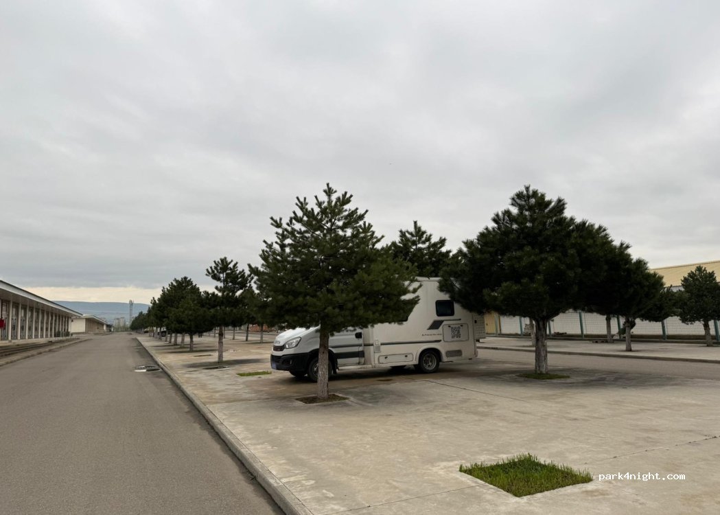 (0152) Tbilisi - Unnamed Road — foto