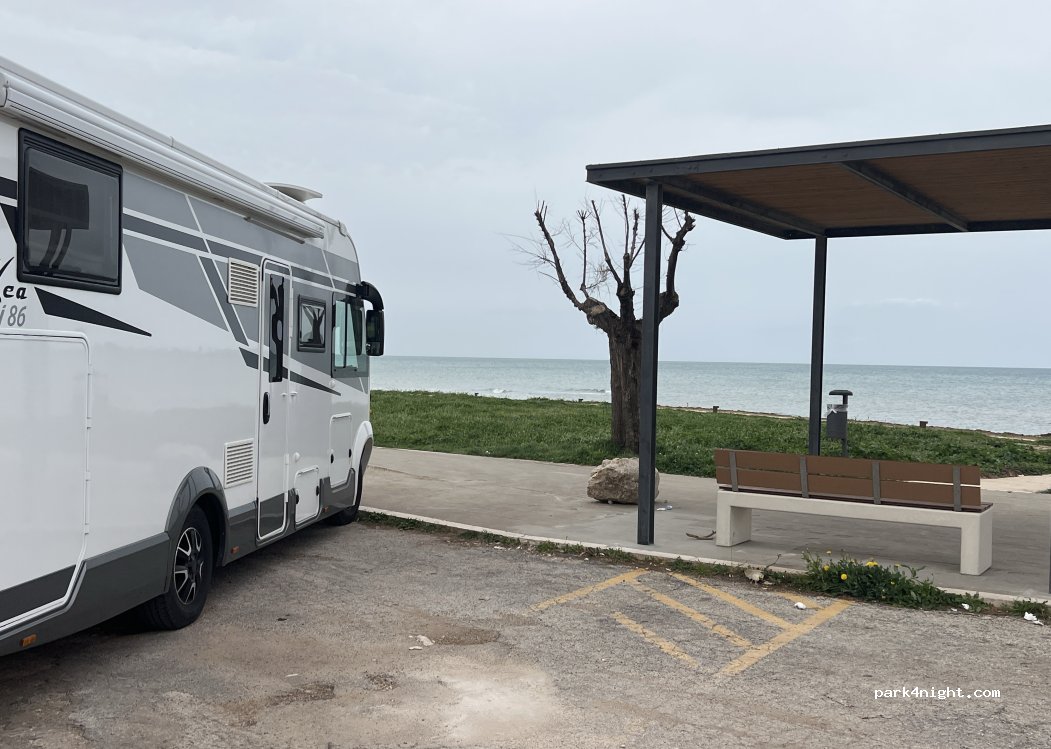 (71015) San Nicandro Garganico - SP41 — foto
