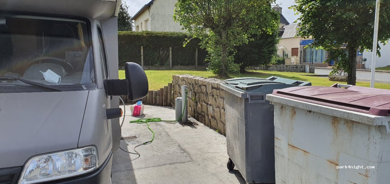 (22260) Plouëc-du-Trieux - 12 Rue de la Mairie — foto 3