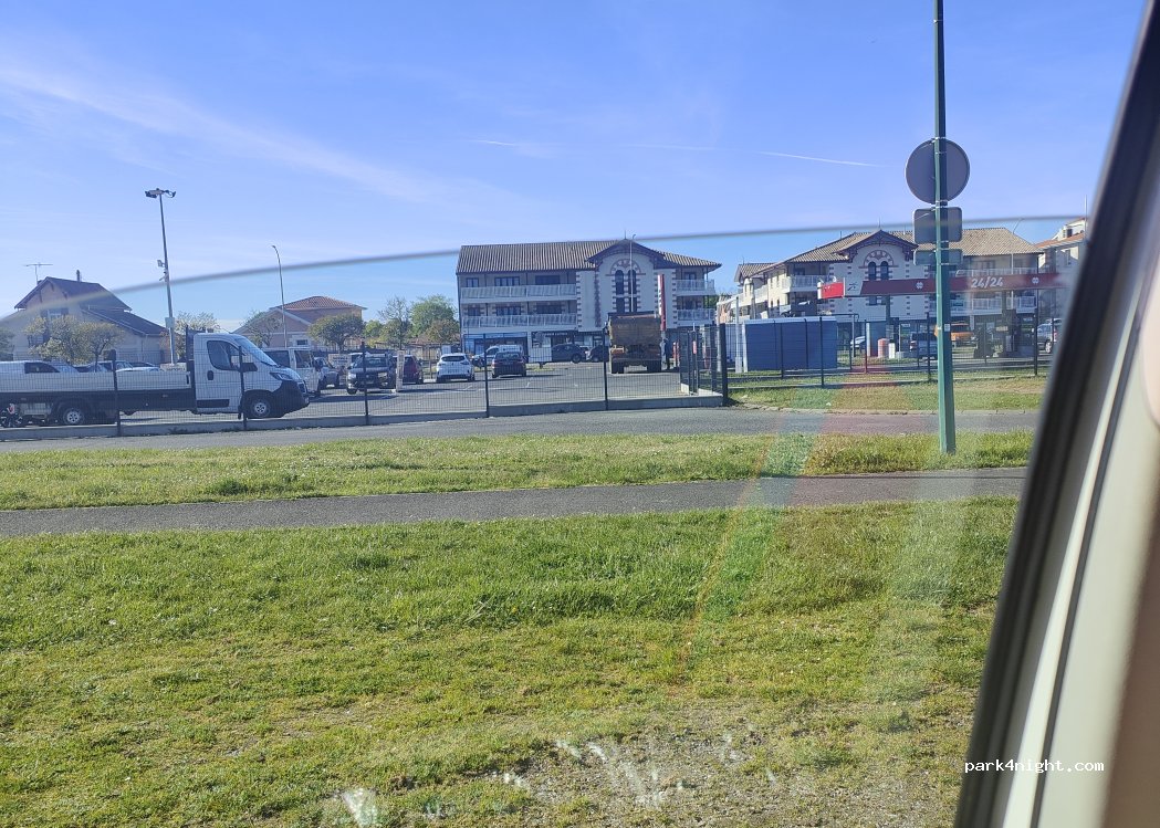 (33380) Marcheprime - Rue des Résiniers — foto 2