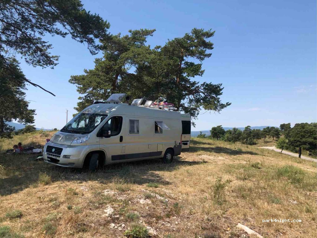 (04110) Montfuron - D956 — foto