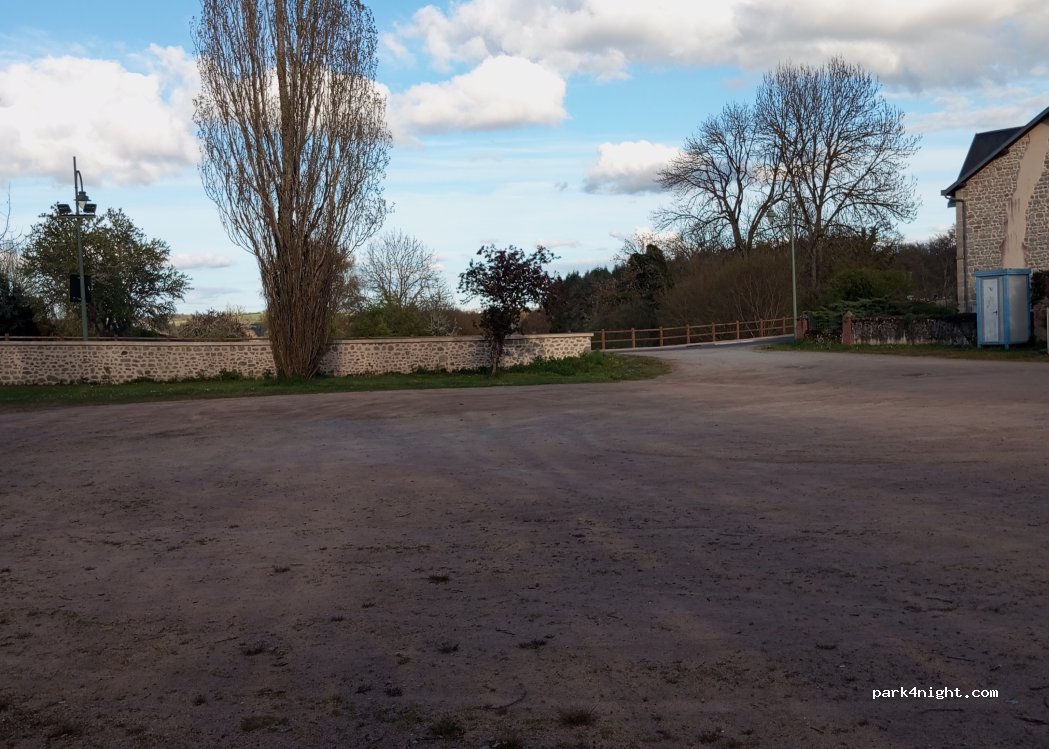 (63640) Charensat - D 13 — foto 2