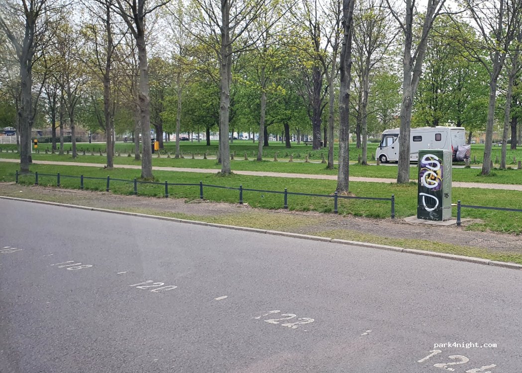 (01069) Dresden - 3A Lingnerallee — foto