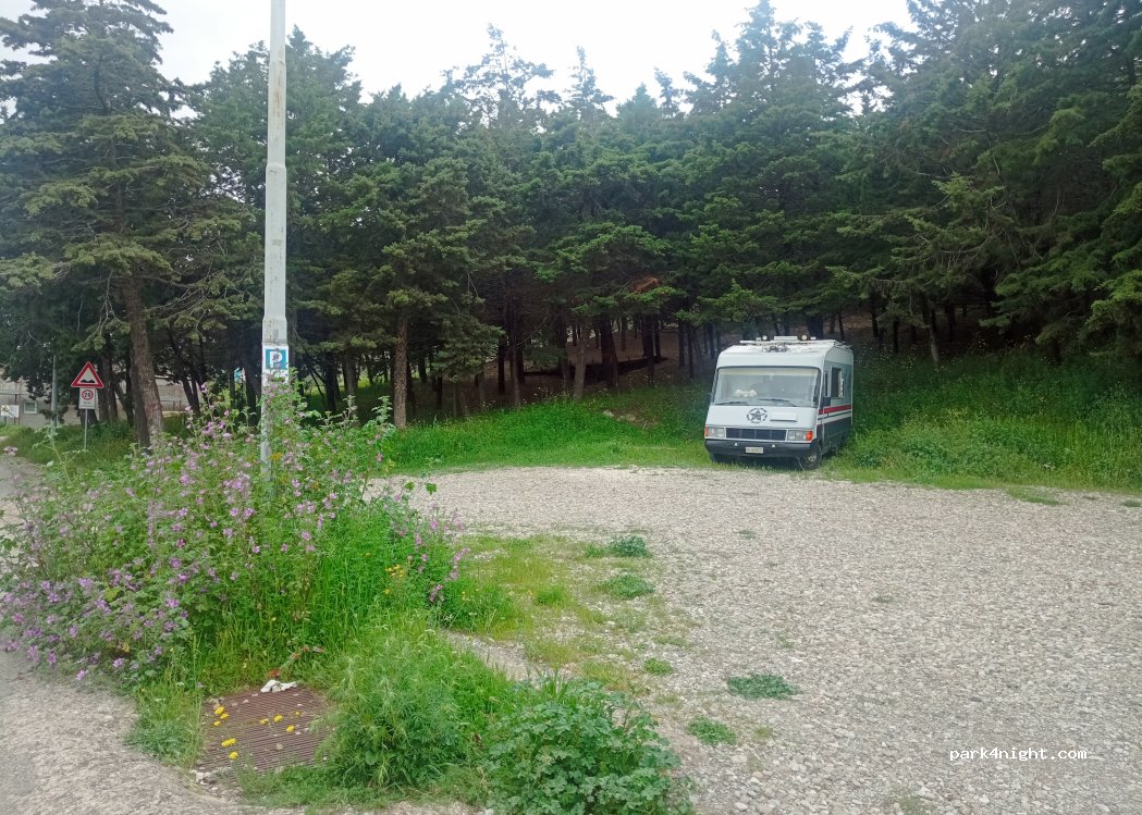 (75010) Grottole - Via Fontana di Lupo — foto
