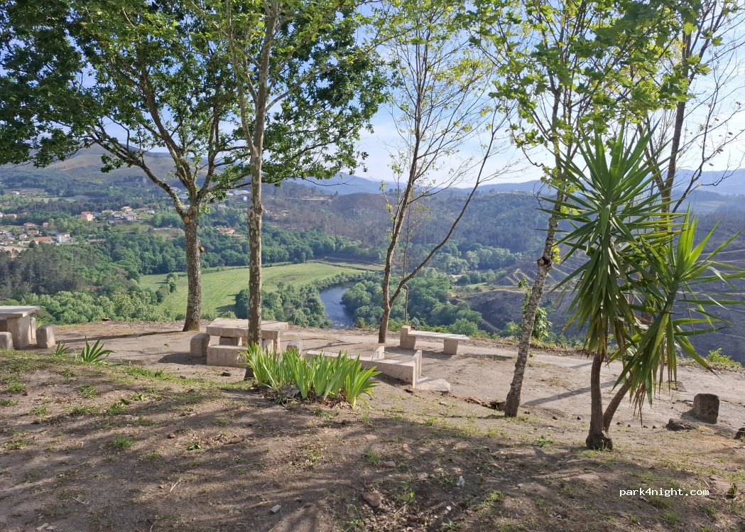() São Cristóvão de Mondim de Basto - Unnamed Road — foto 3