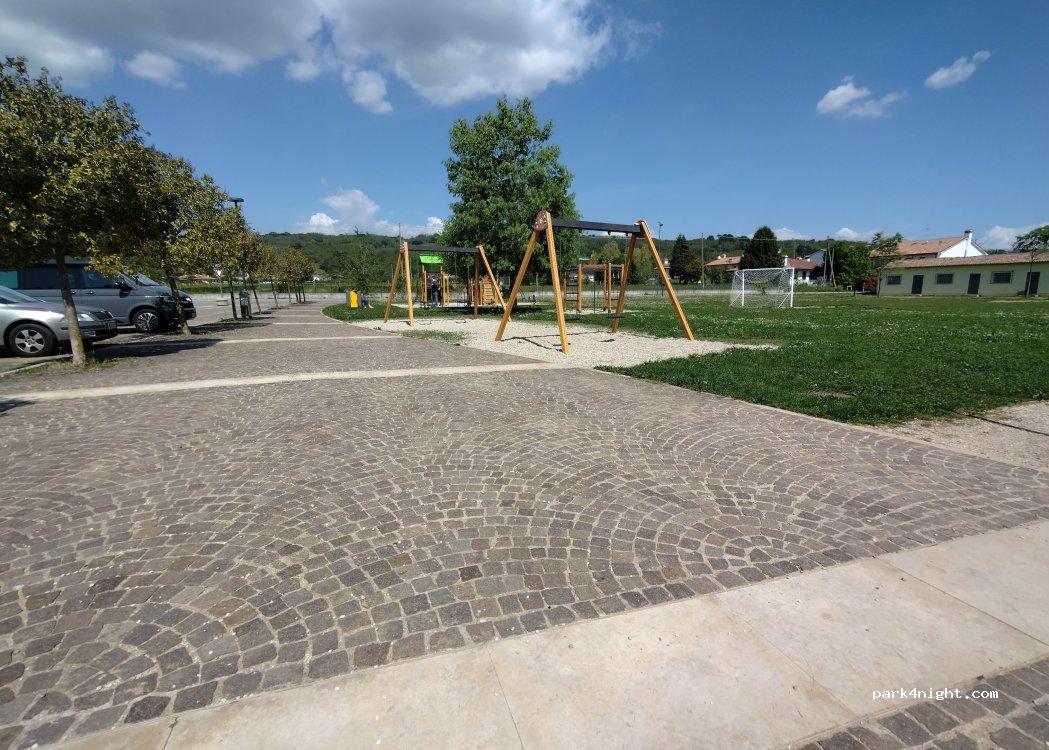 (31040) Volpago del Montello - Via Carlo Mondin — foto