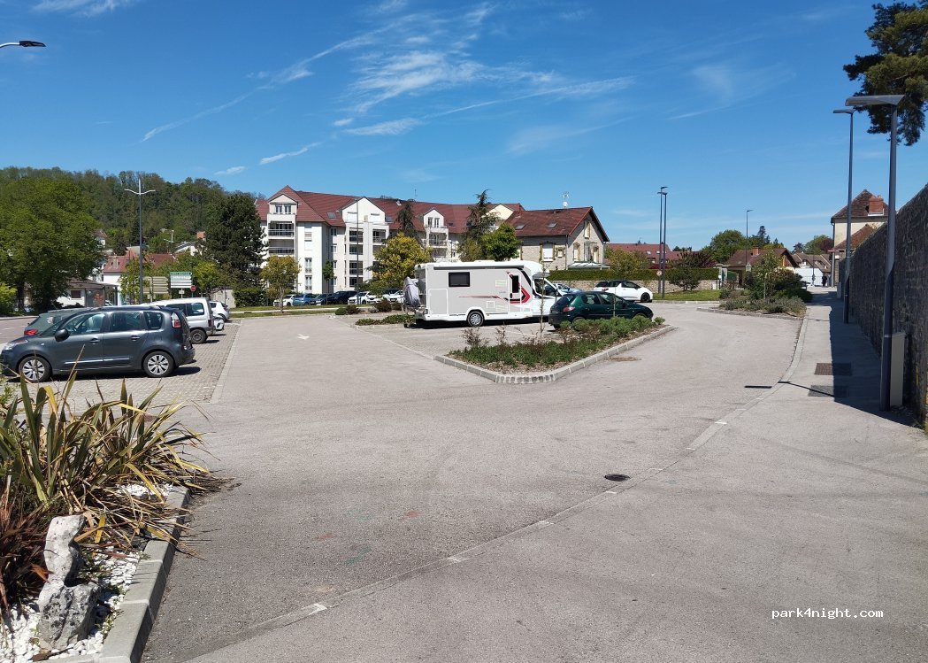(39000) Lons-le-Saunier - Rue Robert Schuman — foto 2
