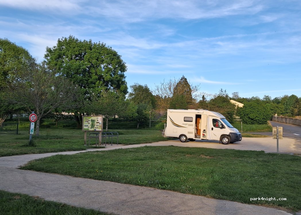 (79500) Melle - Route de Mont Jarron — foto