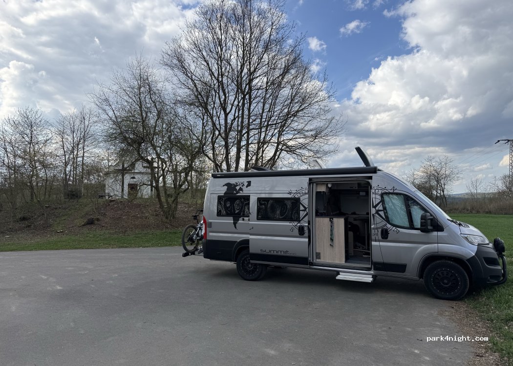 (95692) Konnersreuth - Unnamed road — foto 2
