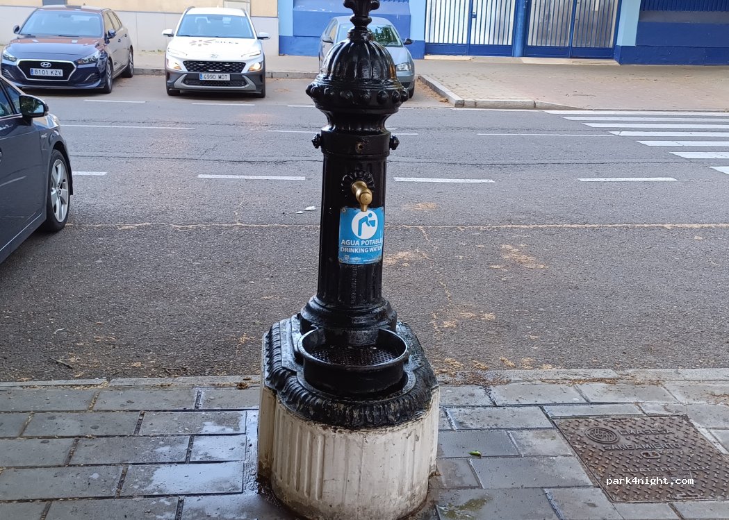 (41020) Seville - Calle Flor de Retama — foto 2