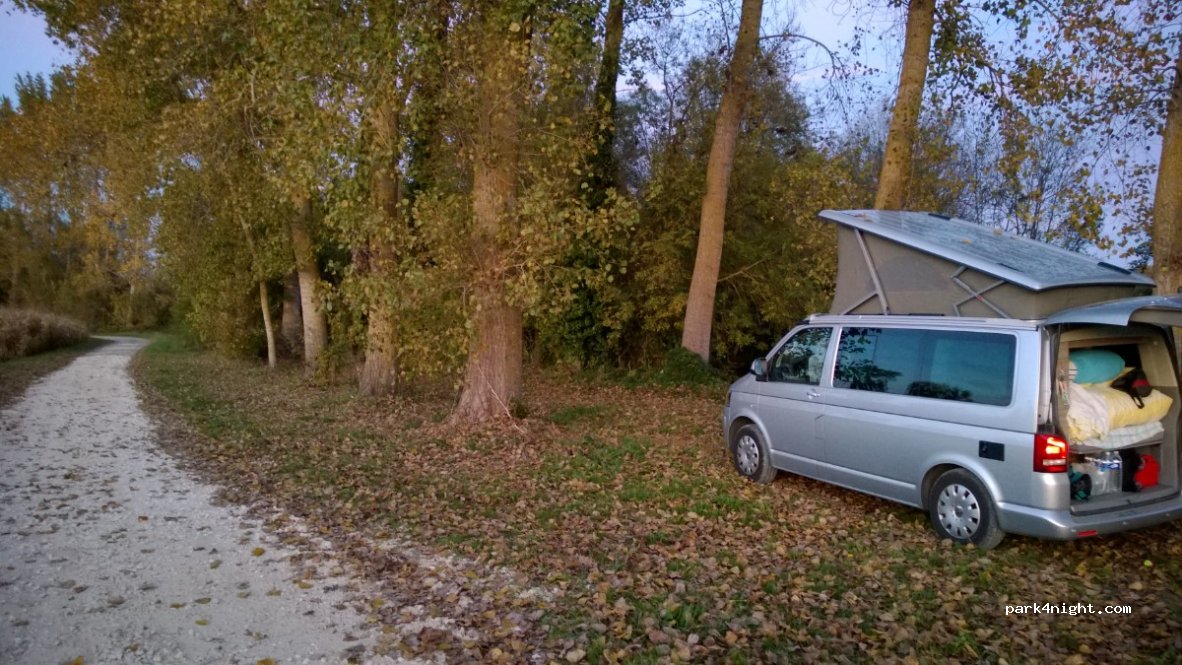 (16120) Angeac-Charente - Unnamed Road — foto