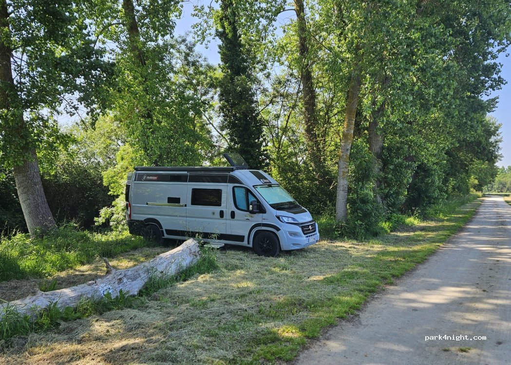 (16120) Angeac-Charente - Unnamed Road — foto 4