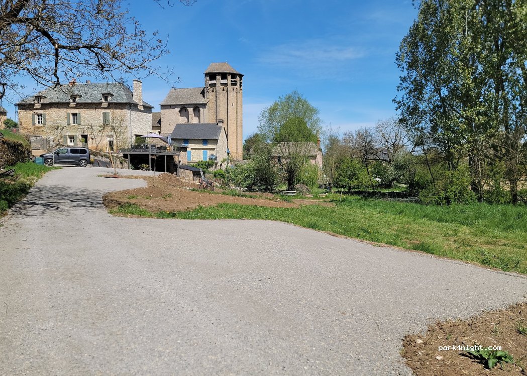 (12330) Salles-la-Source - 65 ROUTE D ONET LE CHATEAU — foto 2