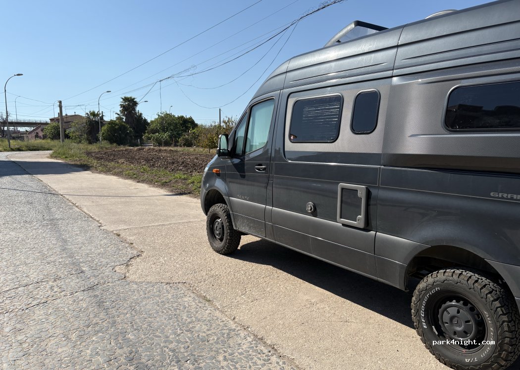 (46013) Valencia - Carretera de la Font d'en Corts — foto