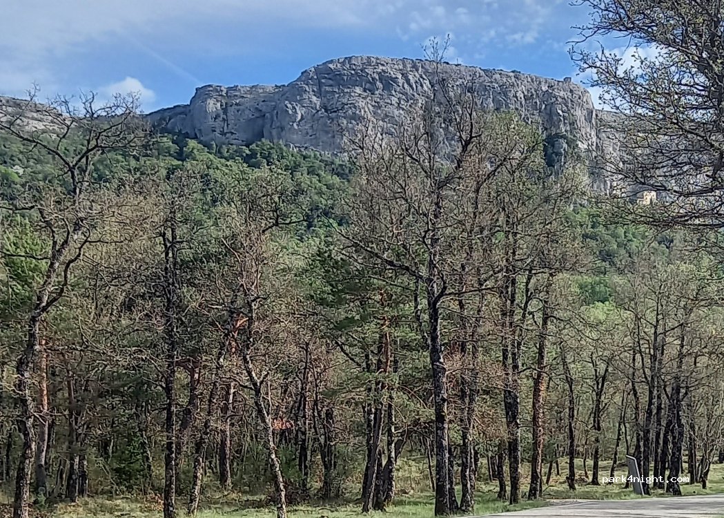 (83640) Plan-d'Aups-Sainte-Baume - D 80 — foto 2