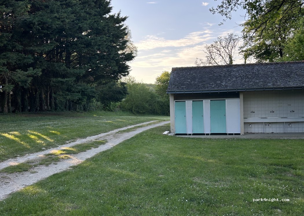 Camping Municipal De Villaines Les Rochers — foto 2