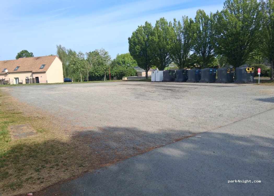 (72200) Crosmières - Rue de Romfort — foto 3
