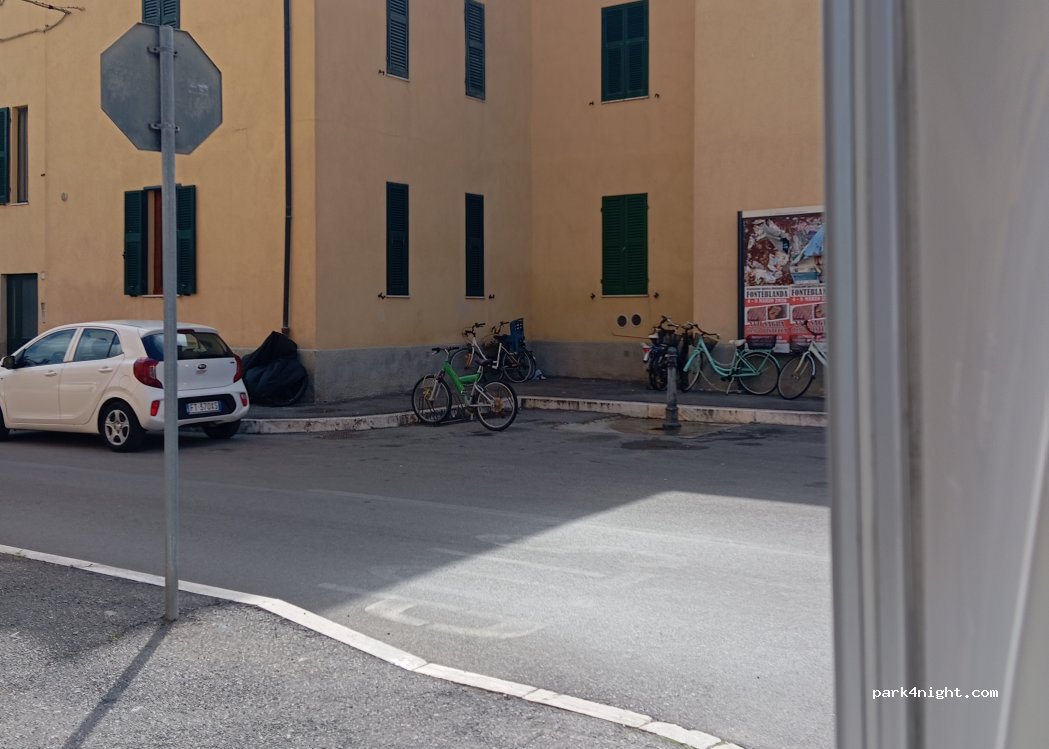 (58015) Orbetello - Via Oscar Fanteria — foto