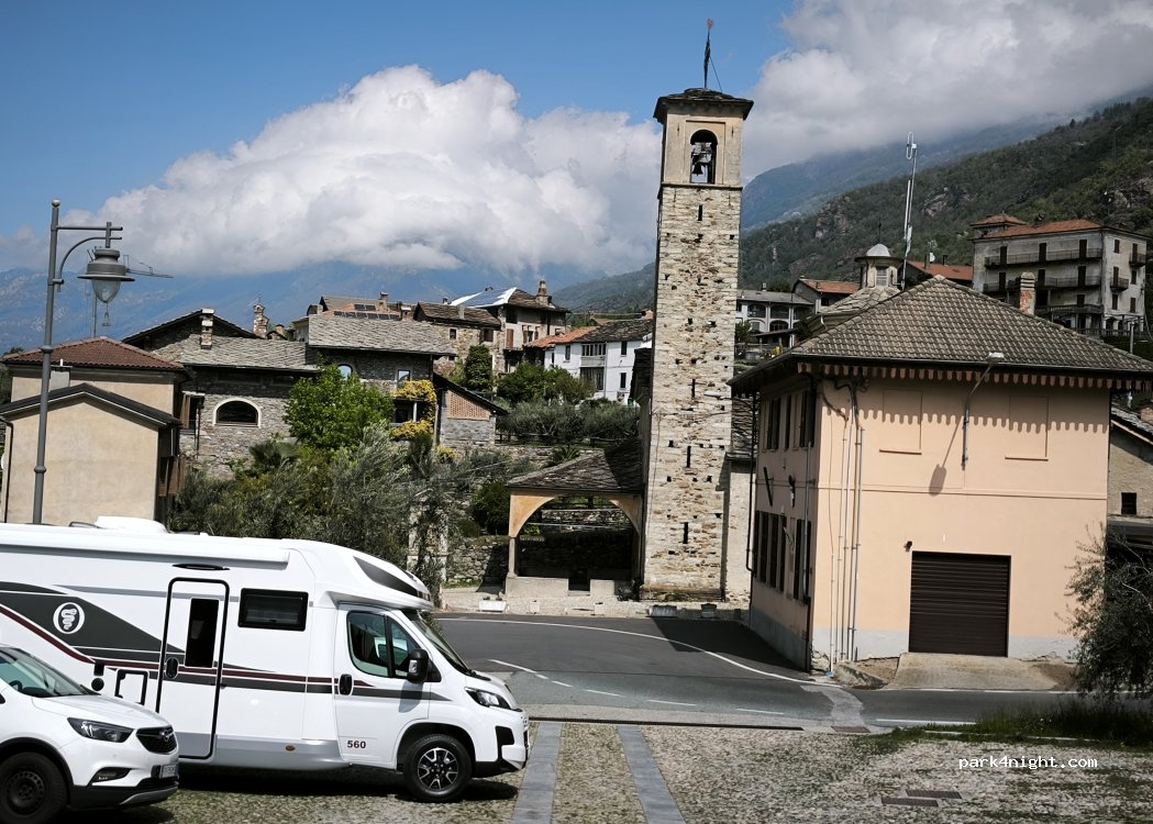 (10013) Settimo Vittone - Via Provinciale — foto