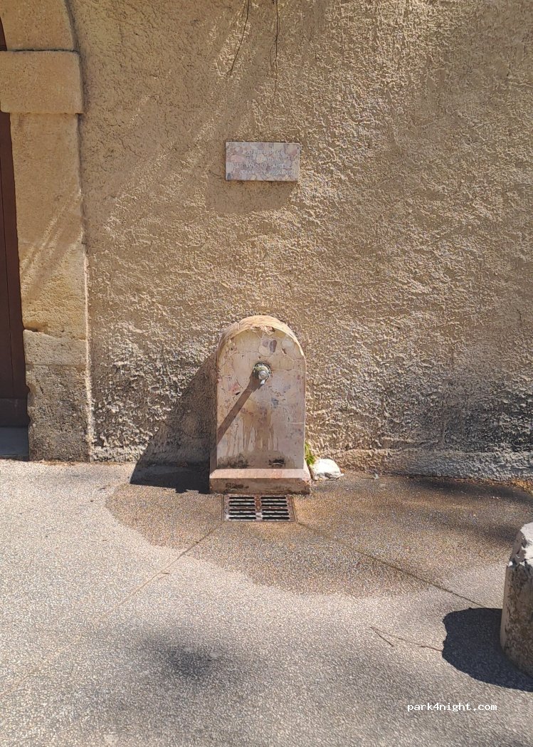 (13100) Le Tholonet - D 17 — foto