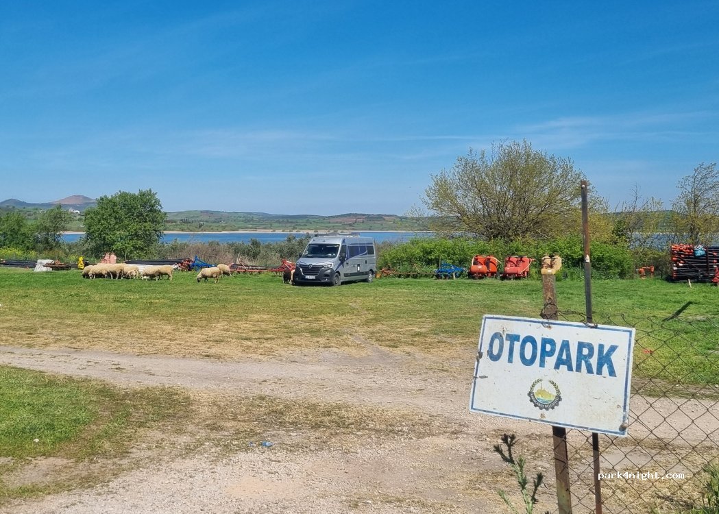 (16700) Yeni Karaağaç - Eskikaraağaç Köyü İç Yolu — foto
