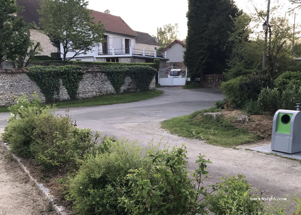 (78790) Montchauvet - Rue des Trois Fontaines — foto 3