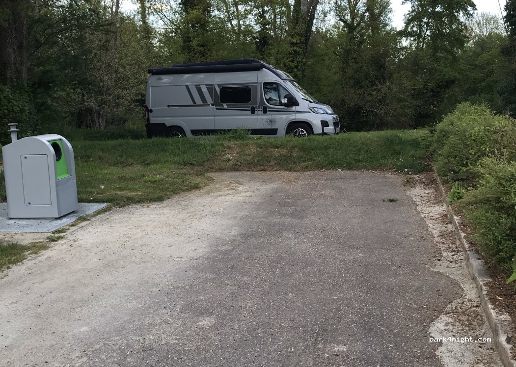 (78790) Montchauvet - Rue des Trois Fontaines — foto 4
