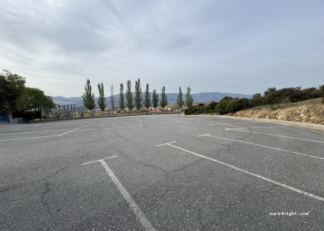 (05110) El Barraco - Unnamed Road — foto