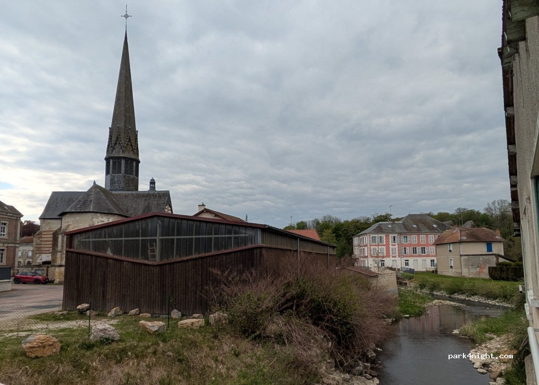 (51800) Vienne-le-Château - Rue Neuve — foto 4