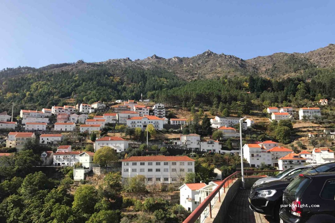 (6260) Manteigas - Rua 1 de Maio — foto 3