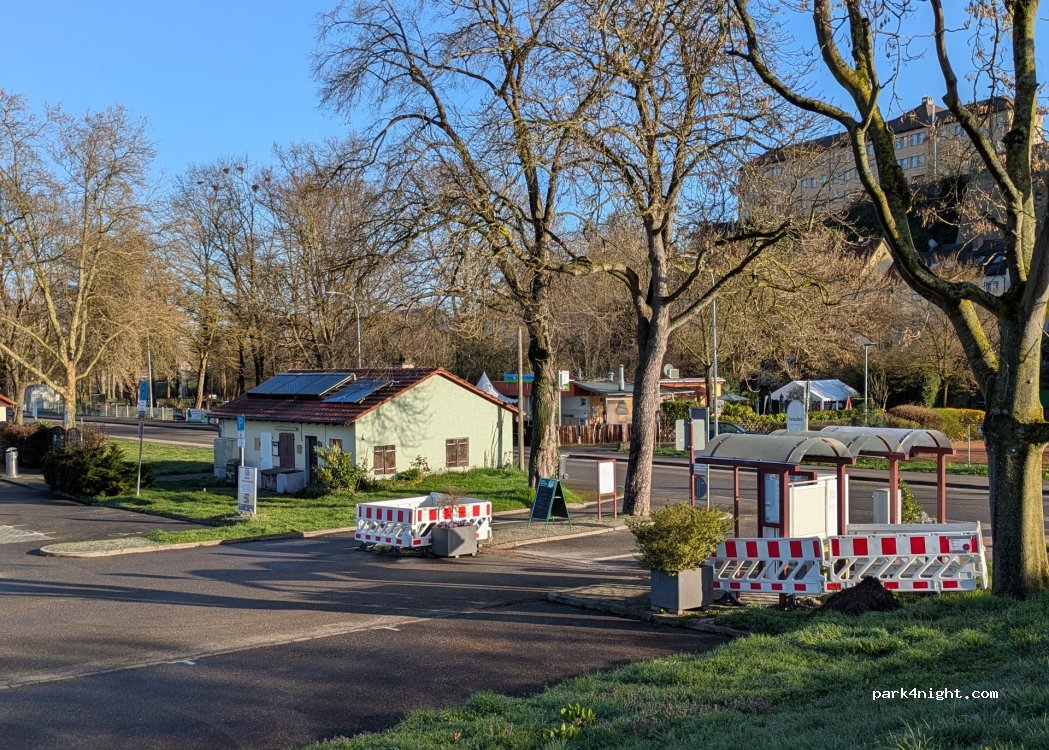 Wohnmobilstellplatz am Rheinufer Breisach — foto 3